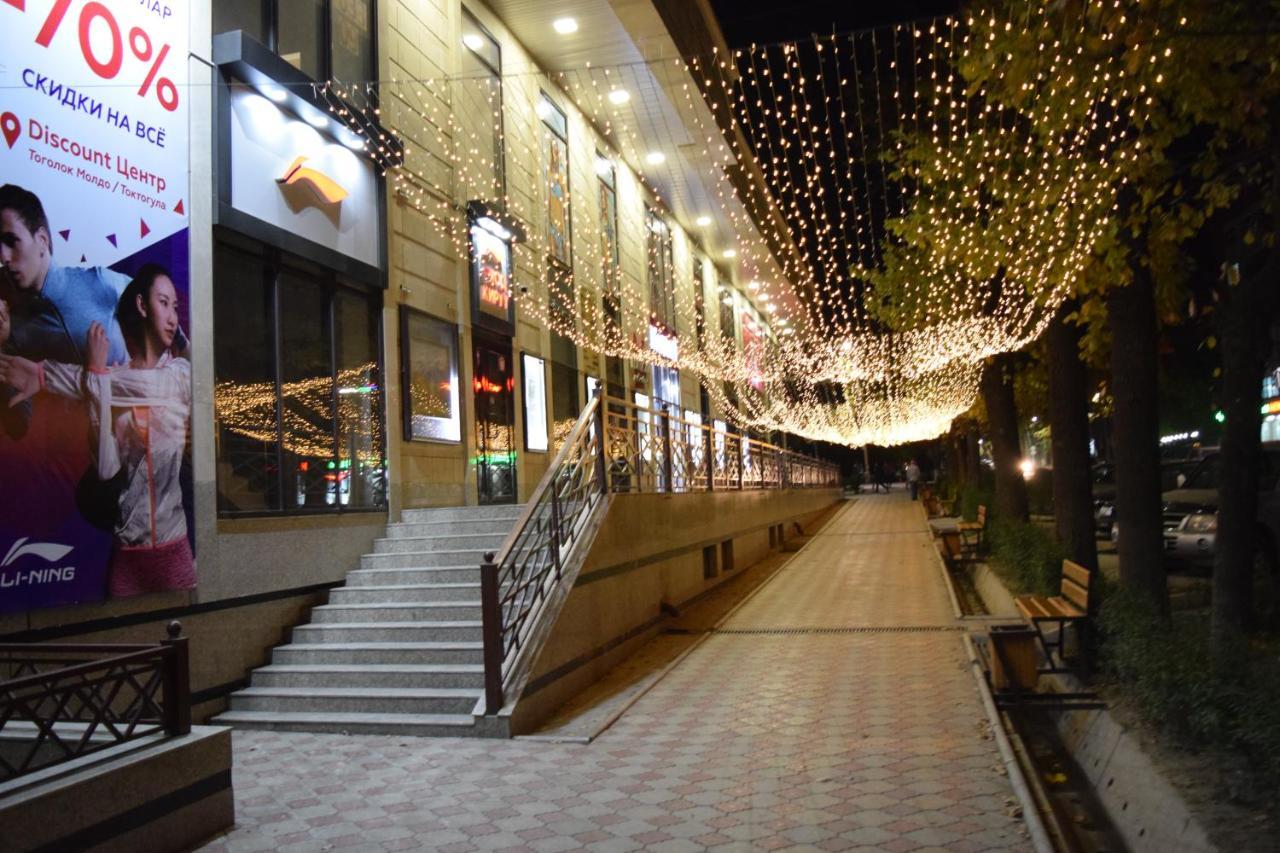 Yellow Apartment In The Center Of ビシュケク エクステリア 写真